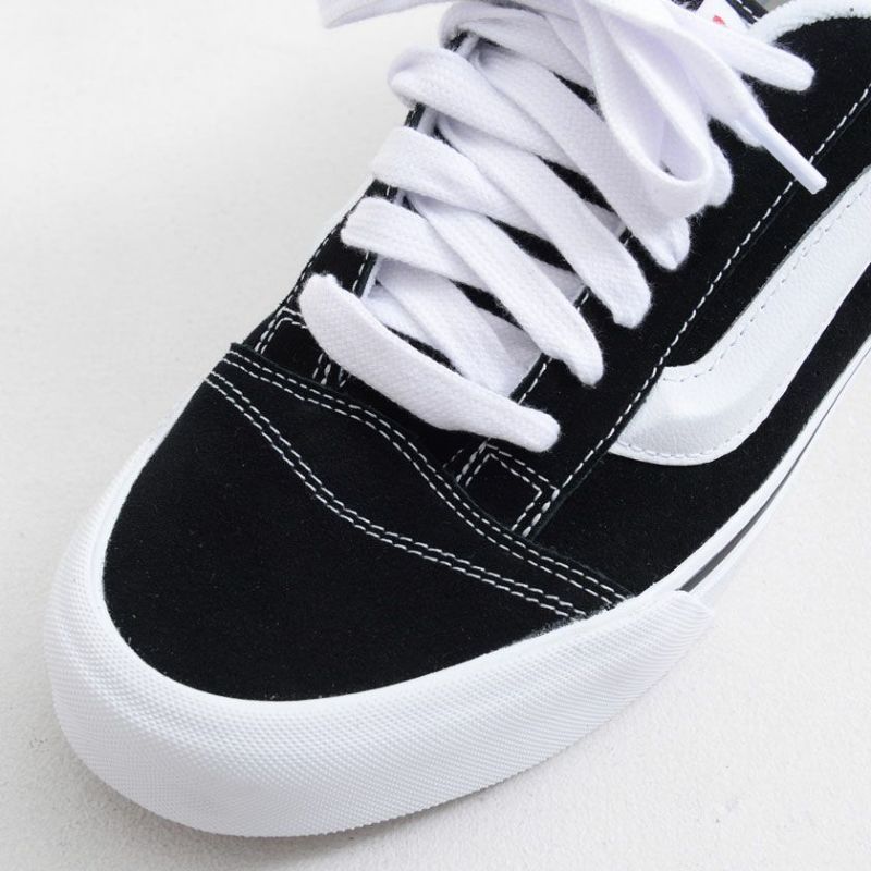 VANS(バンズ)KNU SKOOL BLACK/TRUE WHITE/全1色