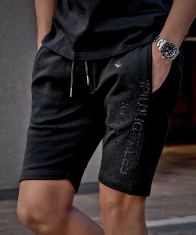 1PIU1UGUALE3(ウノ ピゥ ウノ ウグァーレ トレ リラックス)RELAX RHINESTONE LOGO SHORTS/全2色