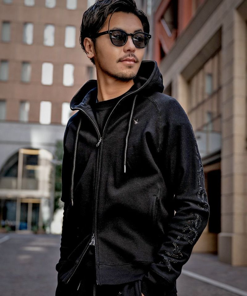 1PIU1UGUALE3(ウノ ピゥ ウノ ウグァーレ トレ リラックス)SLEEVE RHINESTONE HOODIE/全2色