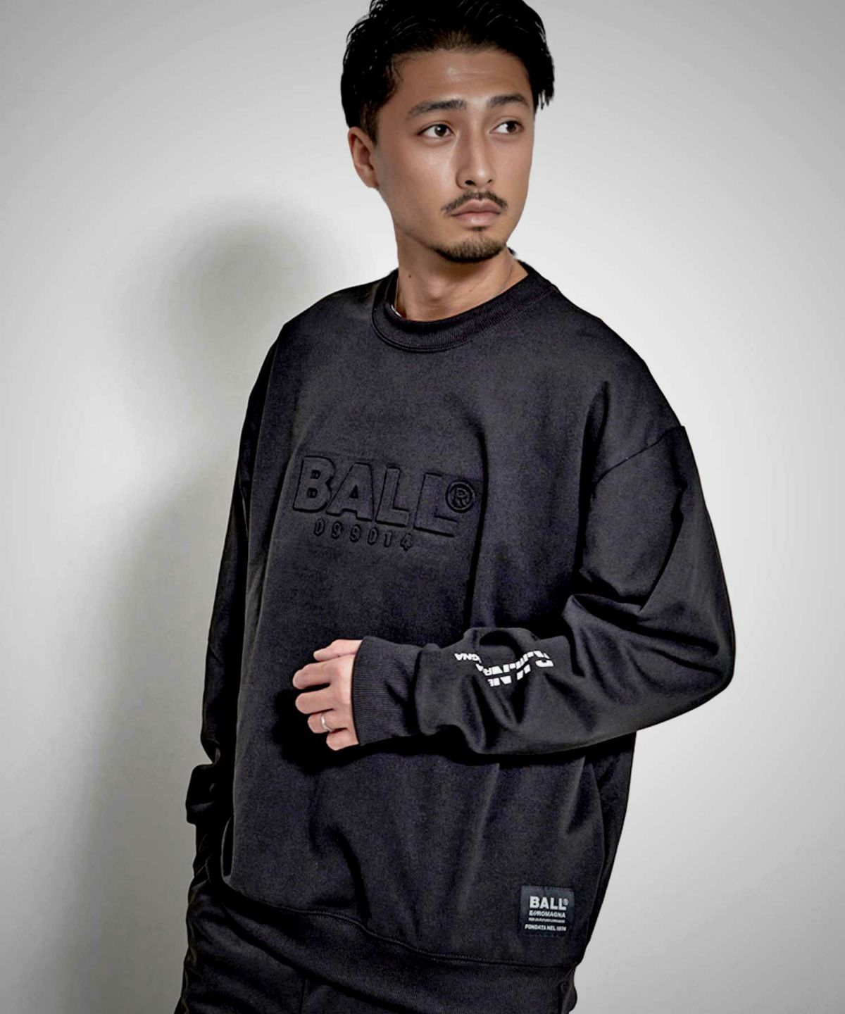 BALL(ボール)クルーネック ストレッチダンボールエンボスプリント長袖トレーナー/全2色